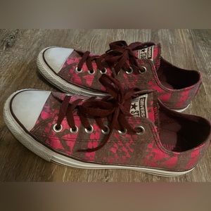Size 9 Converse